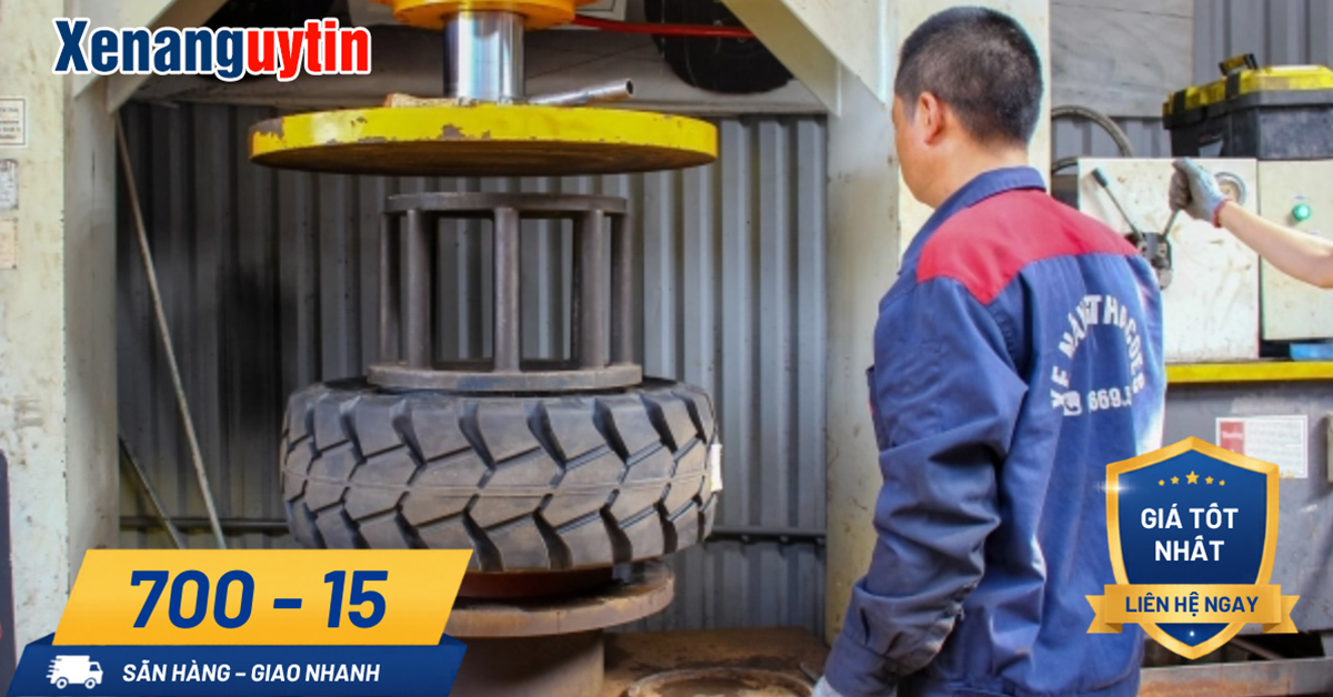 Dịch Vụ Ép Và Thay Lốp Xe Nâng 700-15 Tận Nơi