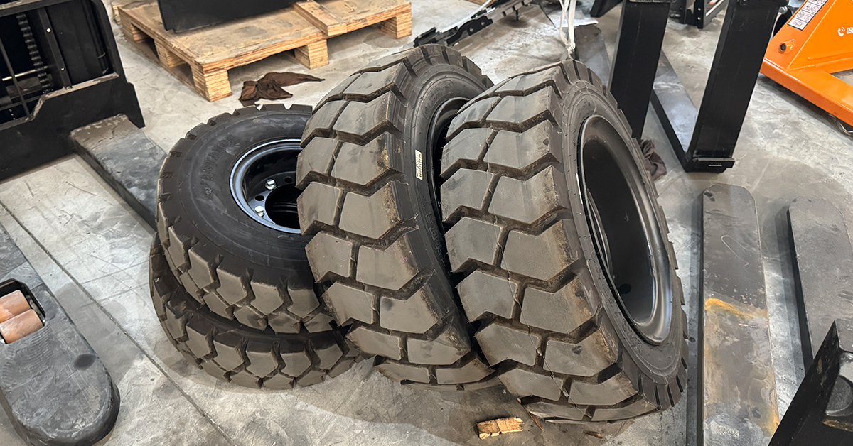 Mua lốp xe nâng 7.00-15 tại Xe Nâng Uy Tín