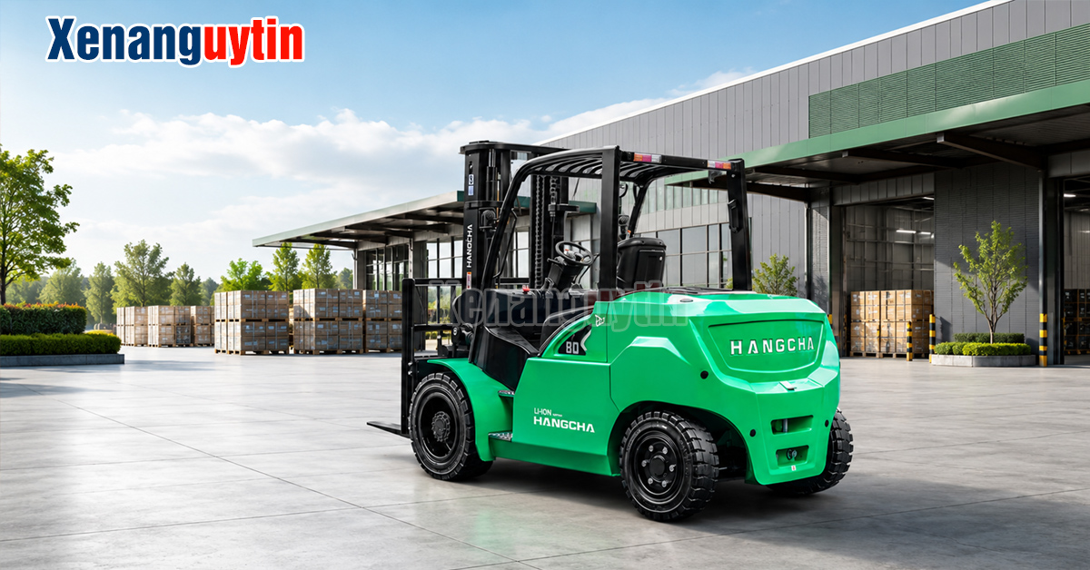 Xe nâng điện 8 tấn tại nhà máy sản xuất