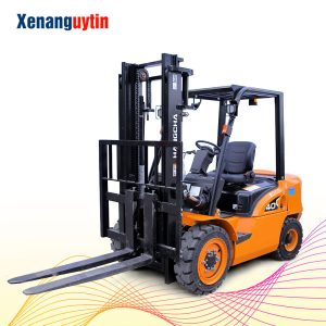 Xe nâng dầu 4 tấn