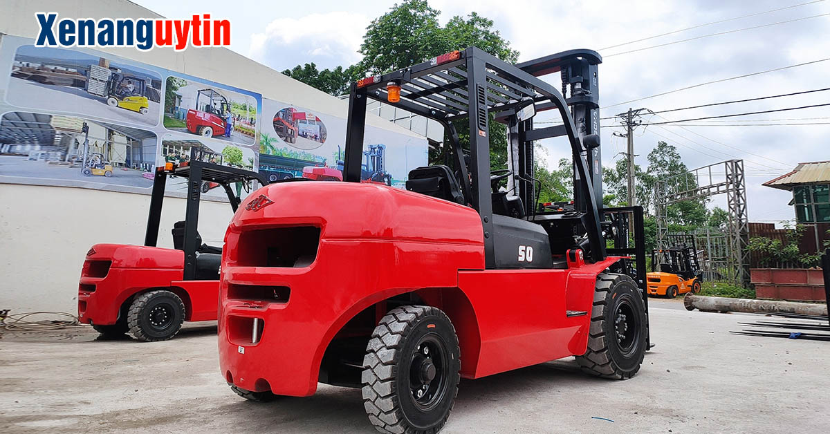 Xe nâng dầu 5 tấn Hangcha khung 3m