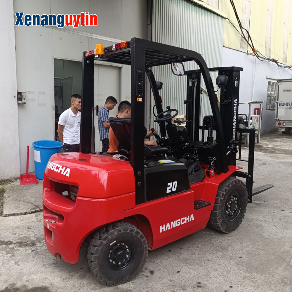 Cận cảnh xe nâng dầu 2 tấn hangcha Cận cảnh xe nâng dầu 2 tấn hangcha