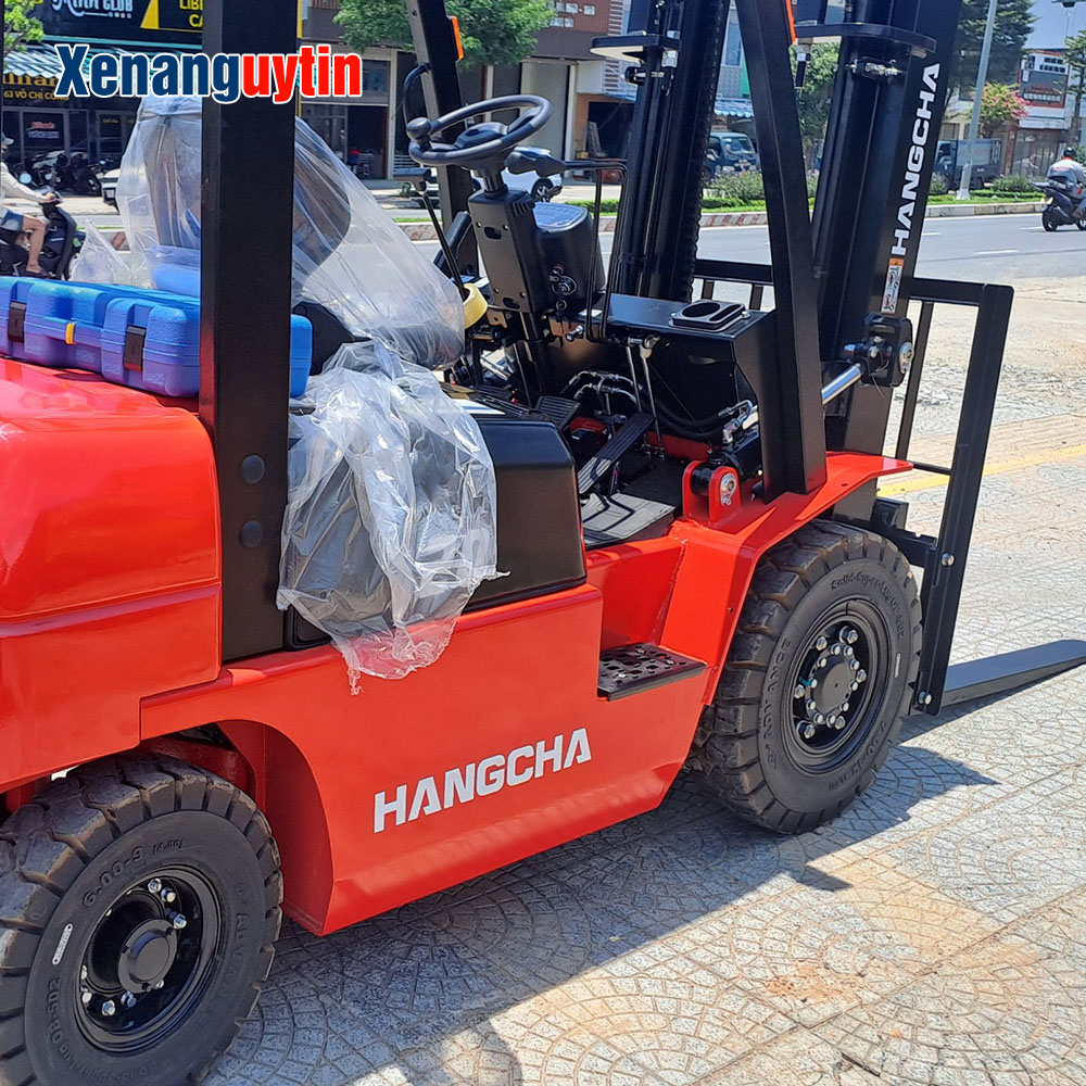 Mặt bên xe nâng dầu 2 tấn Hangcha Mặt bên xe nâng dầu 2 tấn Hangcha
