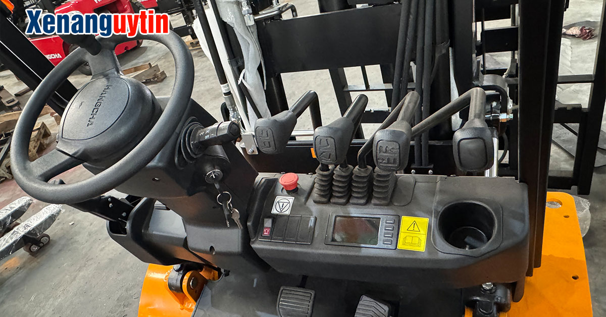 Cabin xe nâng điện 3.5 tấn