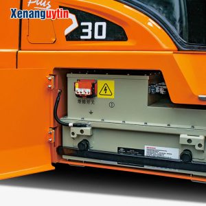 Pin cao cáp trên xe nâng điện 3 tấn