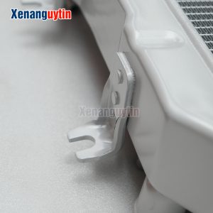Chân két nước làm mát xe nâng