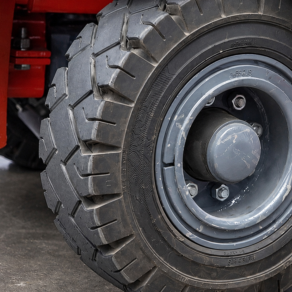 Vỏ xe nâng Komatsu Vỏ xe nâng Komatsu